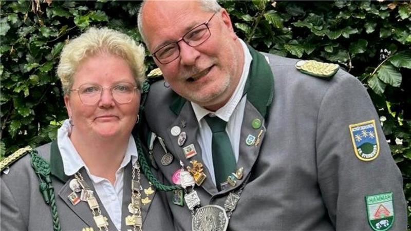 Markus Haßdenteufel ist der neue König in Groß Sterneberg. Mit ihm zusammen regiert Ehefrau Jasmin.