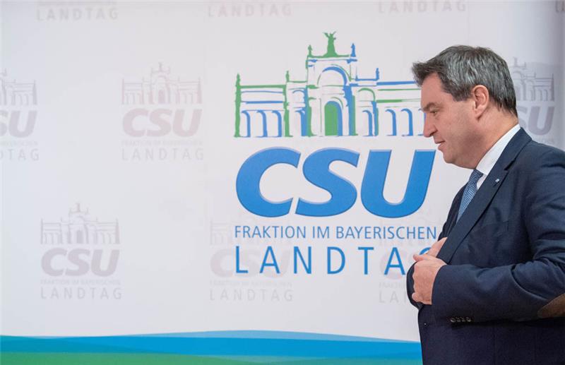 Markus Söder (CSU), Ministerpräsident von Bayern, kommt zu einem Statement der CSU-Fraktion zur Landtagswahl. Foto: Lino Mirgeler/dpa