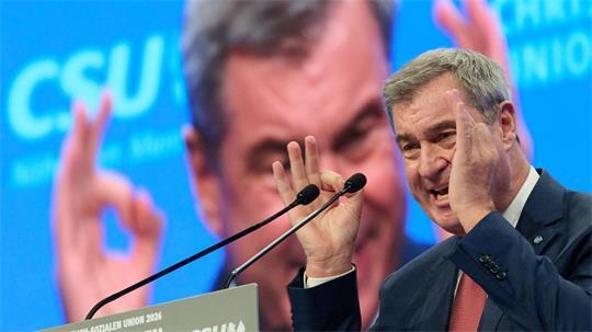 Markus Söder hält auf dem CSU-Parteitag eine kämpferische Rede.