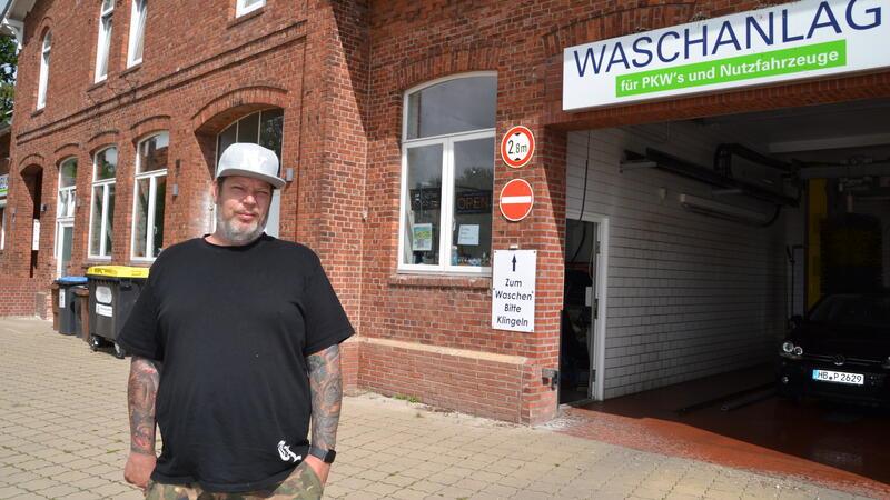 Markus Zwingel vermietet Gästezimmer und macht Autos wieder hübsch.