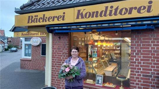Marlies Schildt hat 50 Jahre in der Freiburger Bäckerei Holst als Verkäuferin gearbeitet.