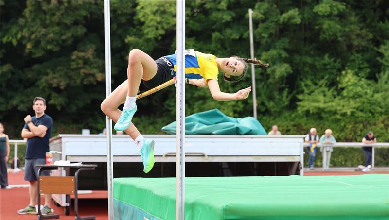 Martha Schumann vom BSV beim Hochsprung.