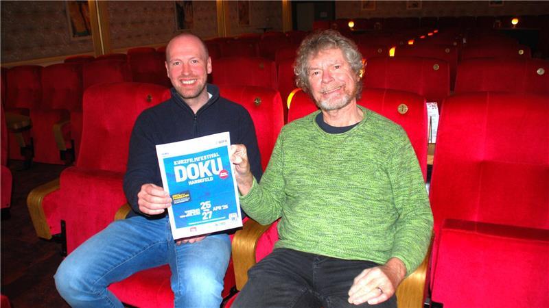 Hollywood in Harsefeld: Bundesfilmfestival Doku im Kino-Hotel Meyer Martin Engelmann vom Kino-Hotel Meyer (links) und Rainer Drews, Vorsitzender vom BDFA-Nord, freuen sich auf das Kurzfilmfestival in Harsefeld.