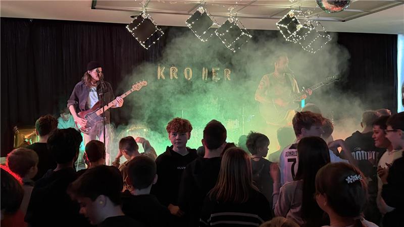 Martin Kroner (rechts) und Band überzeugten mit ihren Songs.