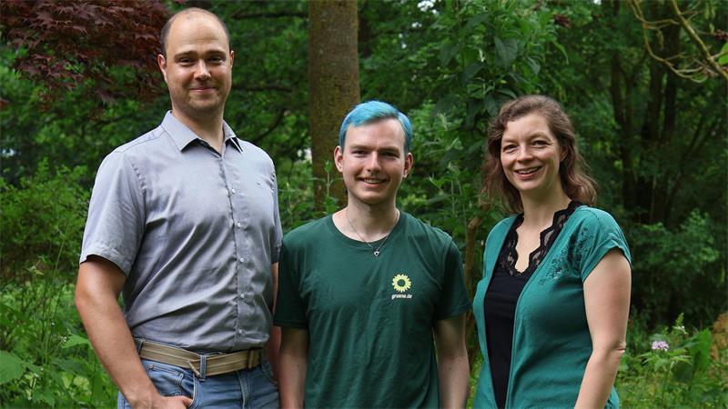 Der Bürgermeister bleibt, aber 13 neue Gesichter in Drochtersen Martin Lüdders und Marlen Riemer sind in den Gemeinderat eingezogen. Bertram Buchholz (links) hat es nicht geschafft.