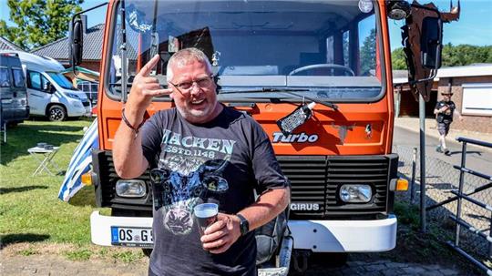Martin ist mit dem Feuerwehr-Wagen nach Wacken gereist.