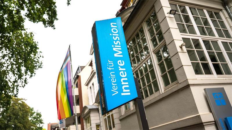 Martina Müller arbeitete nach eigenen Angaben als Verwaltungsfachkraft in einem Hospiz der mission:lebenshaus gGmbH in Jever, einer Tochter des Vereins für Innere Mission in Bremen.