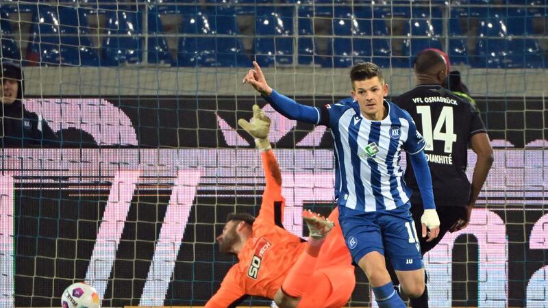 Karlsruher SC kämpft sich zu mühsamem 2:1 gegen Osnabrück Marvin Wanitzek (M) und der KSC setzten sich zuhause gegen Osnabrück durch.