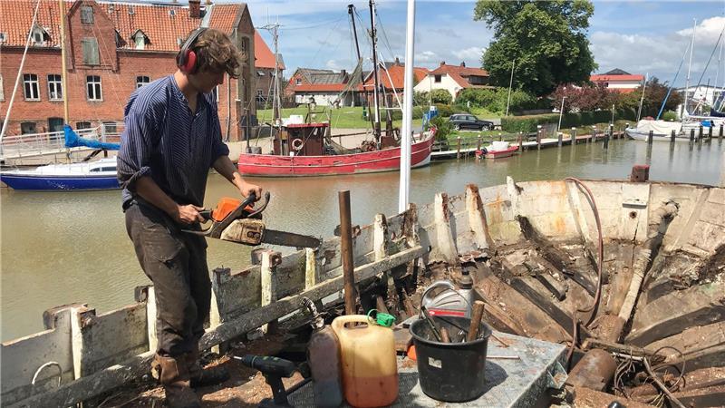Marvin reißt alles aus, was nicht zu einem Börteboot gehört.