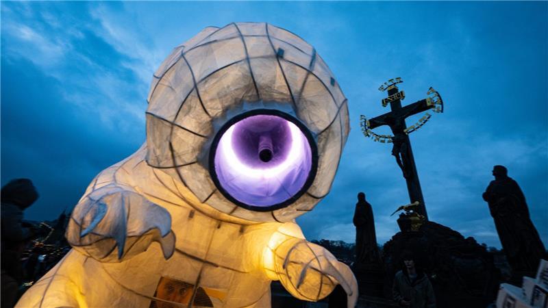 Maskenumzug zum Jahrestag der Samtenen Revolution 