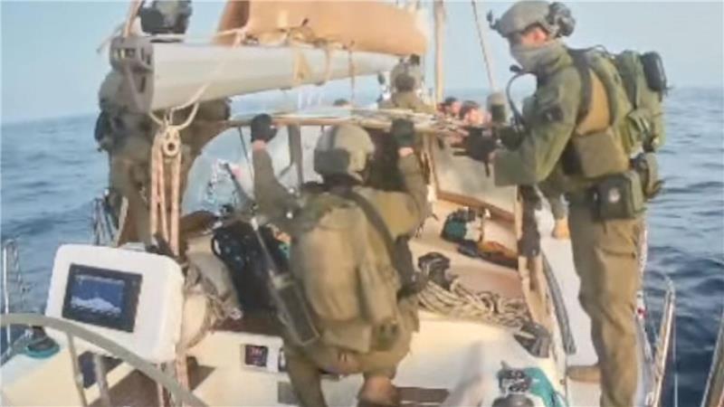 Maskierte israelische Soldaten haben die Boote der Gaza-Hilfsflotte vor Erreichen des Küstenstreifens geentert und die Besatzungen in Gewahrsam genommen. 