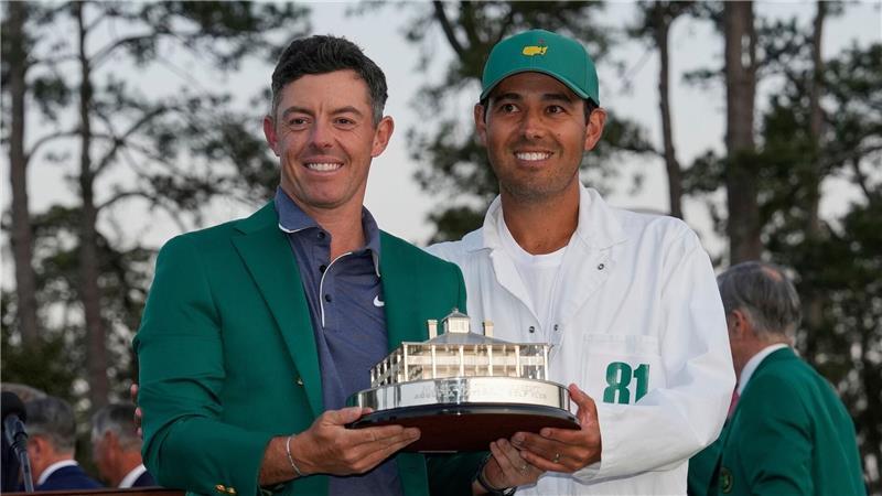 Tränen und Glückwünsche: McIlroy vollendet Golf-Grand-Slam „Massiver Anteil“ am Erfolg: McIlroy über seinen Caddie und Jugendfreund Harry Diamond (r.).