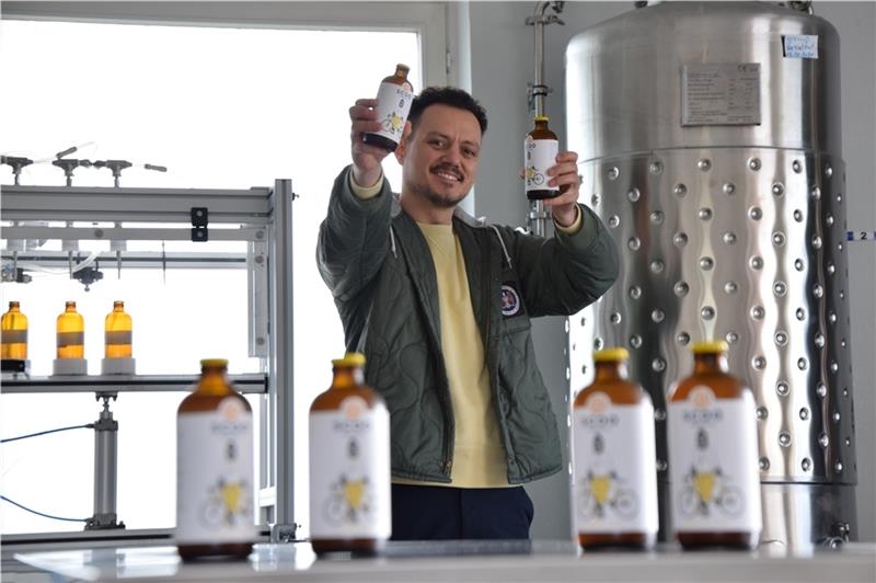 Mateo von Rudno Gomez aus Kolumbien ist in der Brauerei für die strategische Ausrichtung verantwortlich. Foto: Battmer