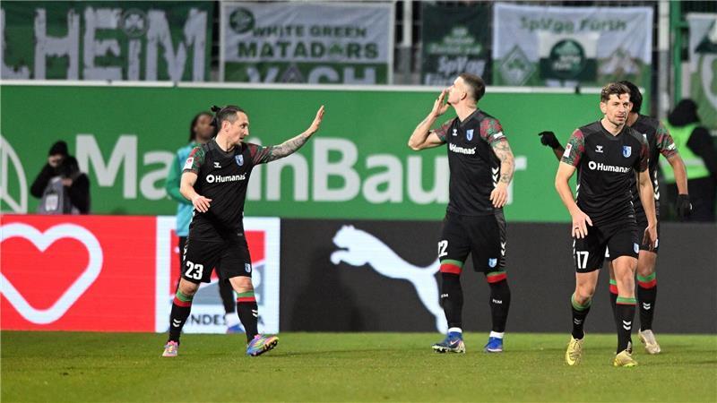 Spektakel in Fürth - 4:5 im Kellerduell gegen Magdeburg Mateusz Zukowski trifft gegen Greuther Fürth eiskalt.