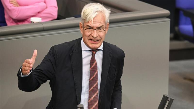 Kanzler-Vorstoß für weniger Mehrwertsteuer auf Lebensmittel Mathias Middelberg (CDU) stellt infrage, ob die Ermäßigungen überhaupt bei Verbraucherinnen und Verbrauchern ankommen würden.