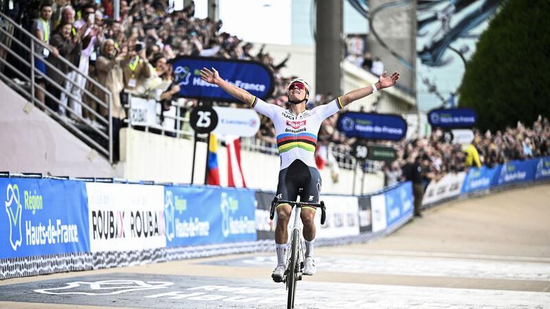 Van der Poel gewinnt Paris-Roubaix - Politt Vierter Mathieu van der Poel gewann nach der Flandern-Rundfahrt auch Paris-Roubaix.