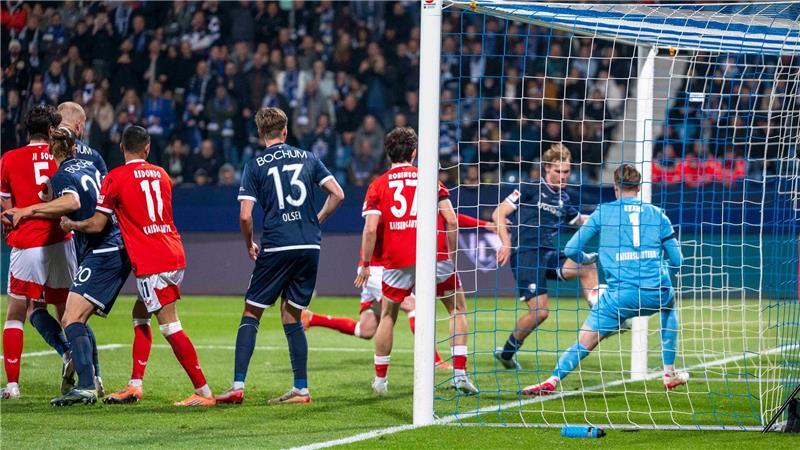 Mats Pannewig (2.v.r) markierte den Siegtreffer gegen Kaiserlauteren.