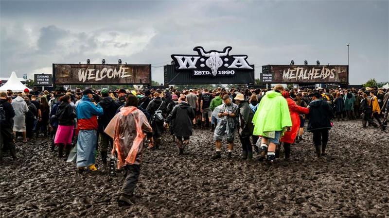 Matsch beim Festival in Wacken, so weit das Auge reicht. (Archivbild).