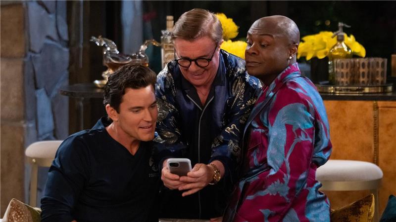 Neue Sitcom: Sind die schwulen Golden Girls gut? Matt Bomer, Nathan Lane und Nathan Lee Graham in einer Szene aus „Mid-Century Modern“. Seit Karfreitag ist die Sitcom mit zehn Episoden (jeweils um die 20 bis 25 Minuten Länge) beim Streamingdienst Disney+ abrufbar.