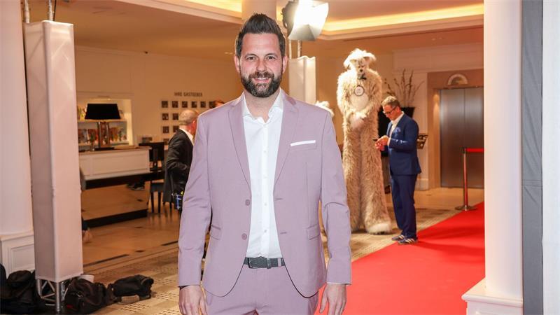 Der Mann fürs Lagerfeuer: „The Voice“ mit neuem Moderator Matthias Killing ist eines der bekanntesten TV-Gesicher - vor allem für Frühaufsteher.