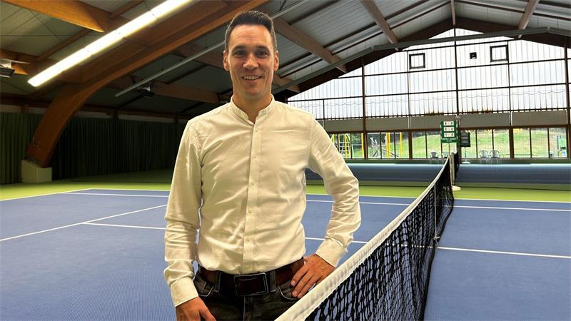 Matthias Reichert hat Glück: Tennis ist seine Leidenschaft - und Himmelpforten hat noch immer eine Tennishalle.