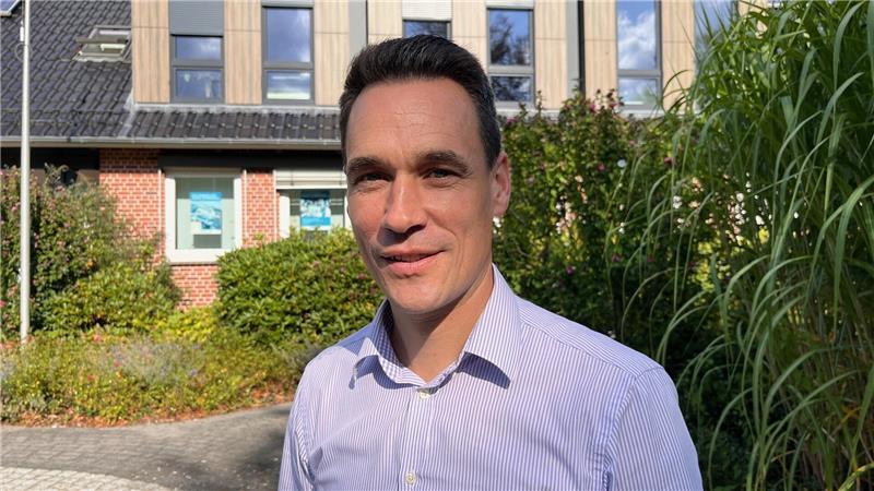 Einer für alle: Politik nominiert Matthias Reichert als Falcke-Nachfolger Matthias Reichert ist Geschäftsführer der Wirtschaftsförderung im Landkreis Stade - und kandidiert für das Amt des Samtgemeindebürgermeisters in Oldendorf-Himmelpforten.