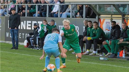 Matti Cebulla (hier im Heimspiel gegen Lupo Martini Wolfsburg) wird im Heimspiel gegen Arminia Hannover wegen einer Gelb-Sperre fehlen. Foto: Demmer