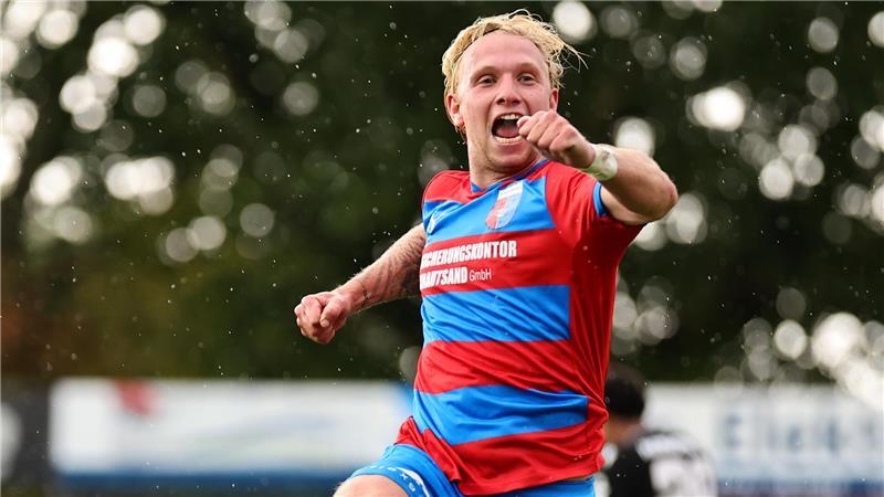 Matti Cebulla setzt in der ersten Halbzeit die Akzente. An den ersten beiden Toren ist er beteiligt. Das 3:0 macht er selbst.