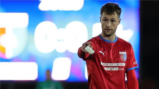 Matti Steinmann gestaltet im Mittelfeld das Spiel. Sein Einsatz stand bis kurz vor Anpfiff in den Sternen.