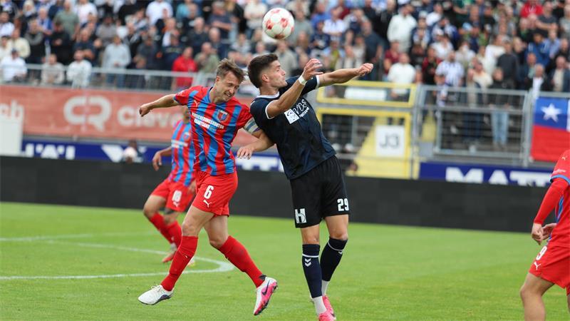 Matti Steinmann rückte nach der Verletzung von Nico von der Reith in die Innenverteidigung.