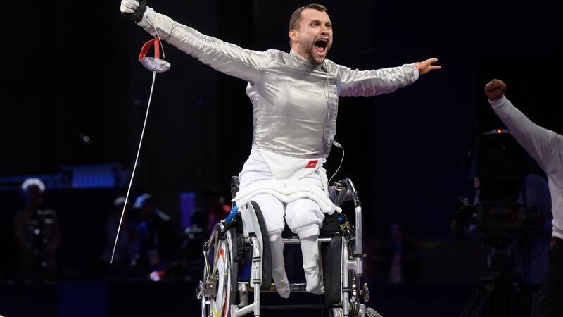 Größter Erfolg: Schmidt gewinnt Gold im Rollstuhlfechten Maurice Schmidt holt Gold im Rollstuhlfechten.