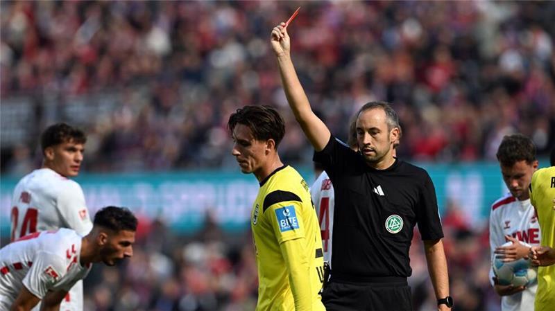Köln siegt 2:0 gegen dezimierte Ulmer Max Brandt erhält gegen Köln die Rote Karte.