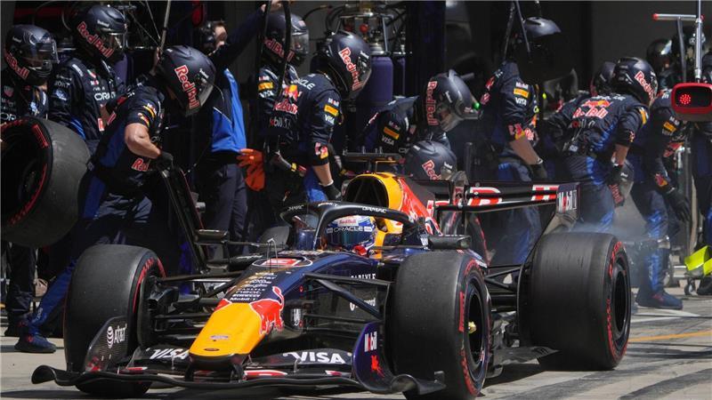 Vettel abgelöst: Antonelli schreibt Formel-1-Geschichte Max Verstappen ist mit seinem Red Bull überhaupt nicht zufrieden.