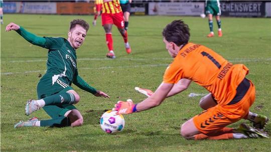 Maxi Köhnken (links) hatte mit zwei Treffern großen Anteil am Heeslinger Erfolg gegen Wilhelmshaven.