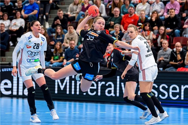 Maxi Mühlner trug zum ersten Mal das DHB-Trikot, ein Treffer blieb ihr noch verwehrt. Foto: Marco Wolf/dpa