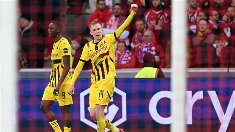 „Mehr als verdient“: Dortmund darf sich auf Barça freuen Maximilian Beier bejubelt sein Traumtor.