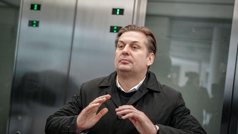 Krah: Bin und bleibe AfD-Spitzenkandidat Maximilian Krah ist für ein Gespräch mit der AfD-Spitze nach Berlin gereist.