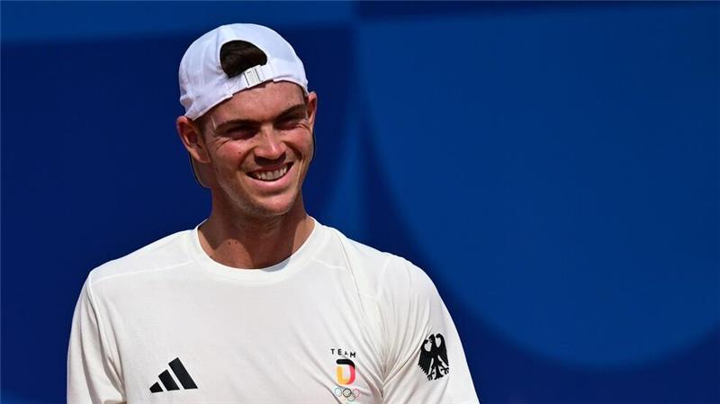 Auch ohne Zverev: Deutsches Tennis-Team auf Kurs Maximilian Marterer bringt das deutsche Tennis-Team gegen Israel in Führung.