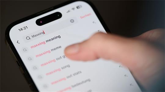 „Maxxing“ kursiert seit einer Weile auf Plattformen wie TikTok und Instagram. (Symbolbild)