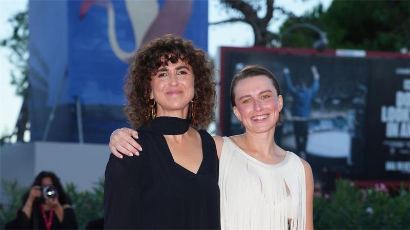 May el-Toukhy und Mathilde Arcel vor der Preisverleihung in Venedig.