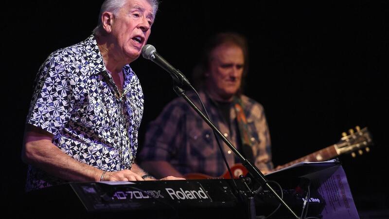 Mayall galt als Förderer zahlreicher Blues-Talente und musizierte mit vielen Stars.