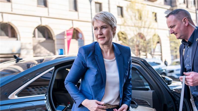 Wirtschaftsturbulenzen setzen Union und SPD unter Druck Mecklenburg-Vorpommerns Ministerpräsident Manuela Schwesig ist vorsichtig optimistisch für eine Einigung bei den Koalitionsverhandlungen in dieser Woche.