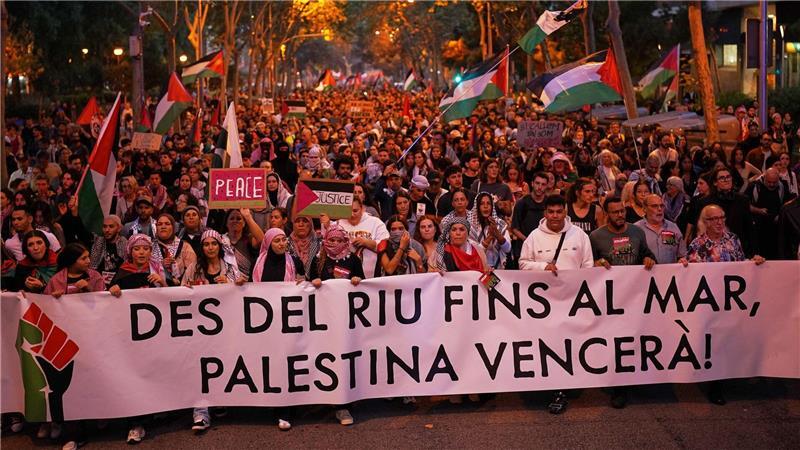 Streiks und Demos in Spanien gegen Israel wegen Gaza Medienberichten zufolge beteiligten sich in Spanien vor allem Studenten an den Protesten gegen Israel und Solidaritätskundgebungen für Palästinenser.