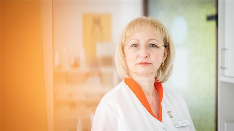Medizinerin Dr. Birgit Lorenz in ihrer Praxis in Bremerhaven.
