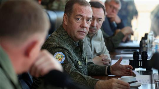 Medwedew wirft der Bundesregierung die Unterdrückung der Opposition in Deutschland vor. (Archivbild)