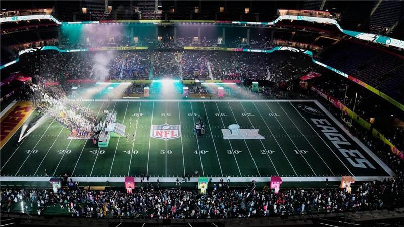 Rap-Genie und Orgasmus: Was der Super Bowl sonst noch bringt Mega Event in Party-Stadt: Die Arena in New Orleans fasst über 80.000 Menschen.