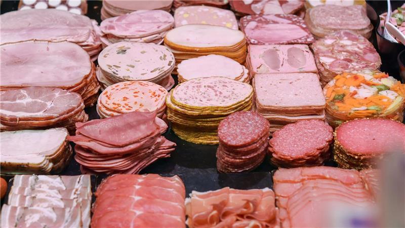 Mehr Auszubildende im Fleischerhandwerk Mehr Azubis auch im Fleischereifachverkauf.
