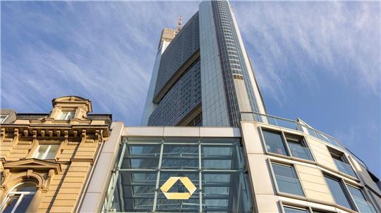 Mehr Effizienz als Lebensversicherung: Commerzbank ringt um Eigenständigkeit (Archivbild)