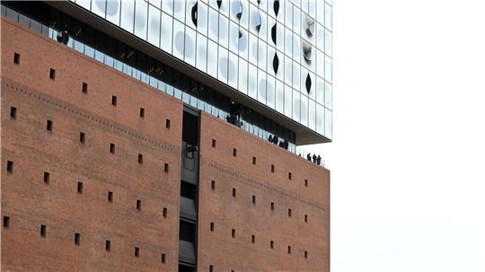 Mehr Gäste buchten in Hamburg im Mai eine Unterkunft - allerdings bleiben sie im Schnitt weniger Nächte (Archivbild).