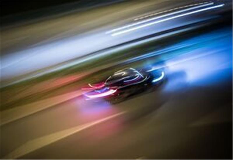 3000 Euro Bußgeld und elf Punkte in Flensburg: Polizei stoppt 18-jährigen Raser Mehr als 100 Kilometer pro Stunde über der erlaubten Geschwindigkeit: Der Landkreis blitzte am Mittwoch einen Raser raus dem Landkreis Stade. Symbolfoto: dpa